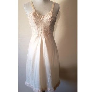 Su-lette by Superior Vintage Beige Full Slip
